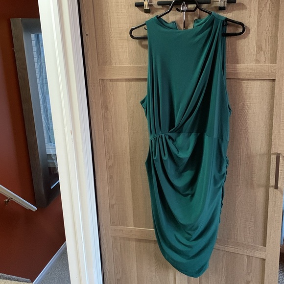 Beautiful dark green dress. - Picture 2 of 5